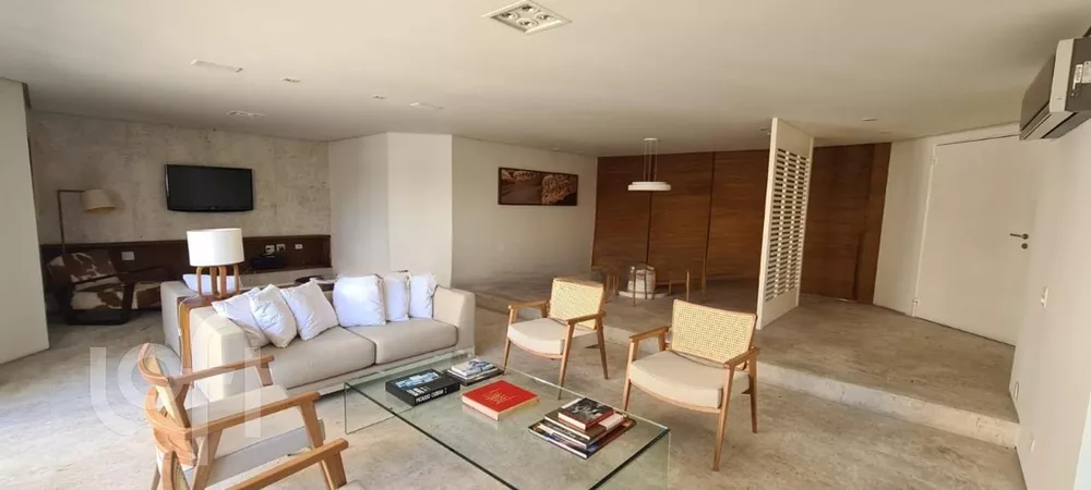 Apartamento à venda com 3 quartos, 239m² - Foto 1