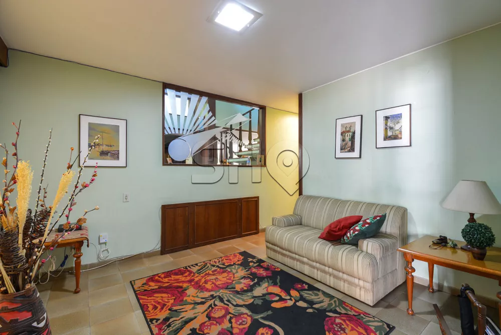 Casa à venda com 4 quartos, 600m² - Foto 1