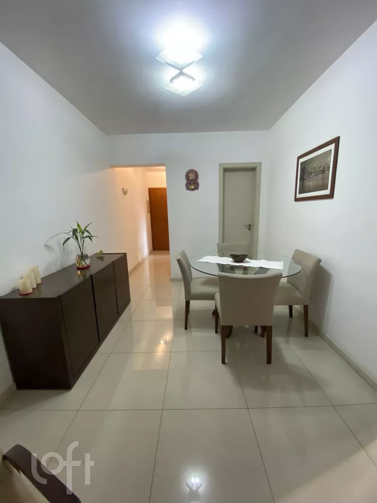 Apartamento à venda com 2 quartos, 70m² - Foto 3