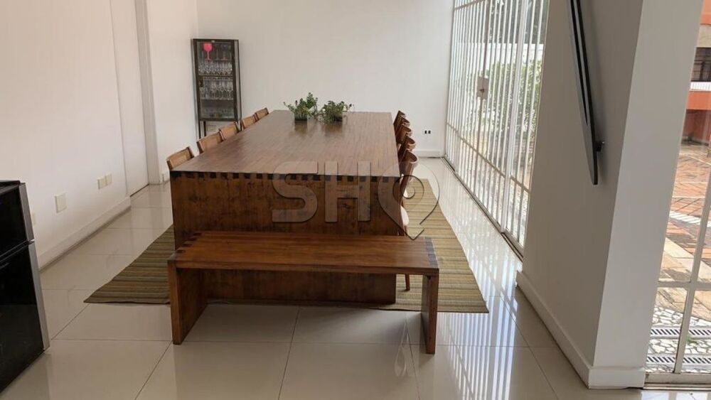 Casa à venda com 4 quartos, 500m² - Foto 1