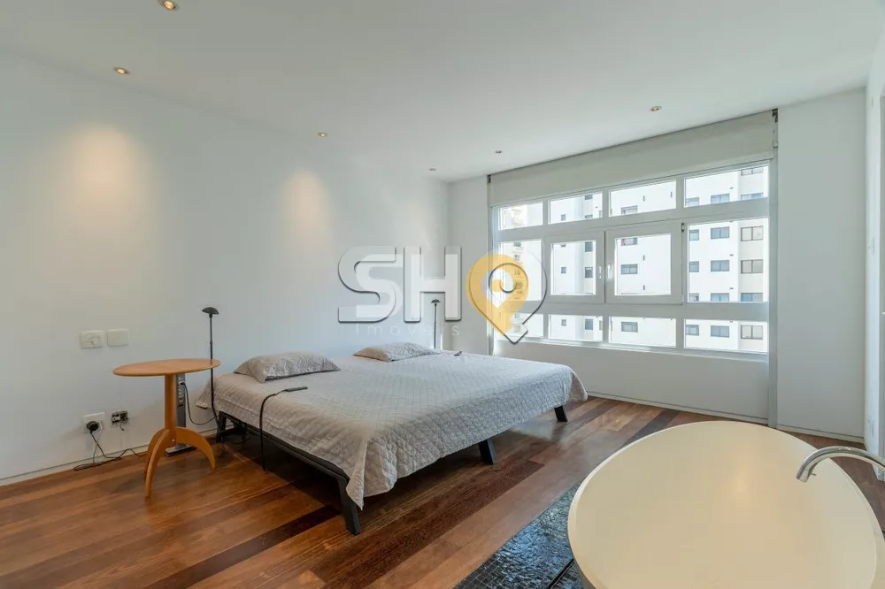 Apartamento à venda com 3 quartos, 239m² - Foto 2