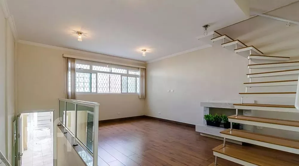 Casa à venda com 4 quartos, 250m² - Foto 1