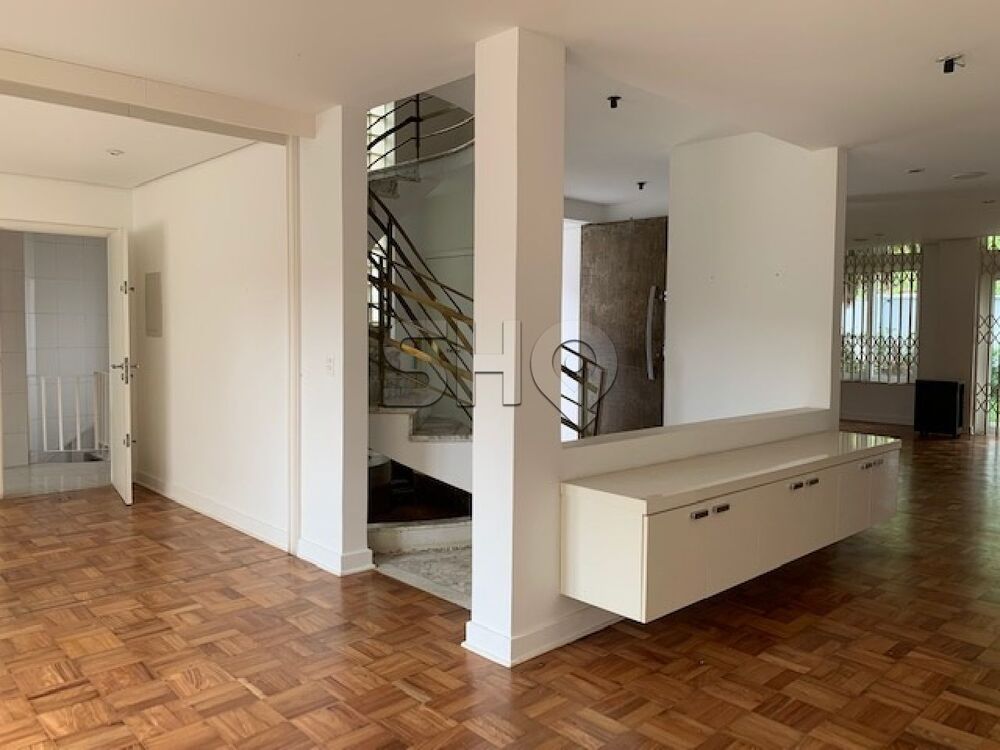 Sobrado à venda com 3 quartos, 700m² - Foto 2
