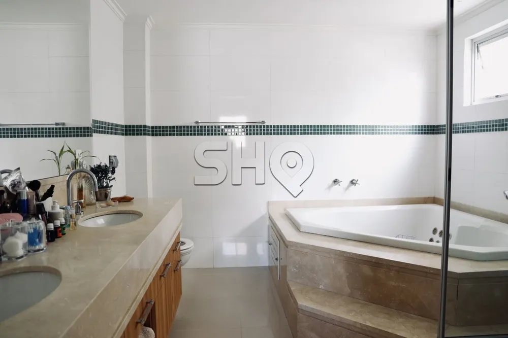 Apartamento, 3 quartos, 220 m² - Foto 1
