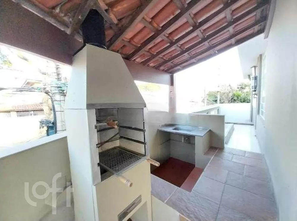 Casa à venda com 3 quartos, 150m² - Foto 1