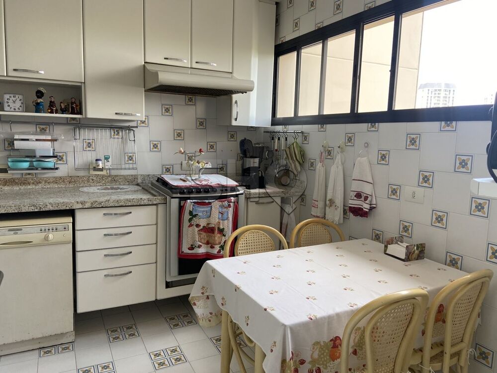 Apartamento, 4 quartos, 215 m² - Foto 1