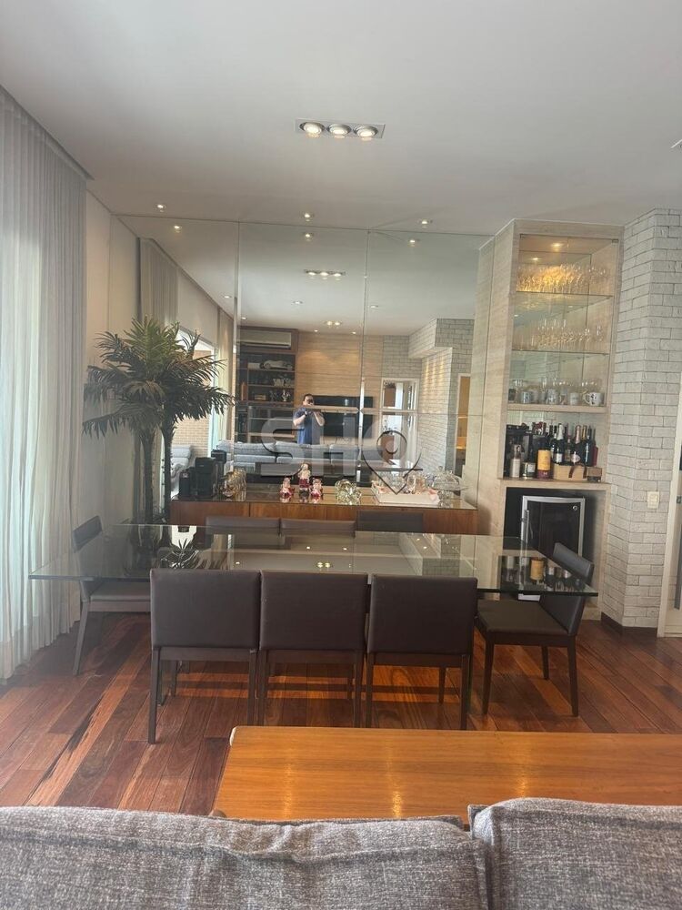 Apartamento à venda com 3 quartos, 133m² - Foto 2