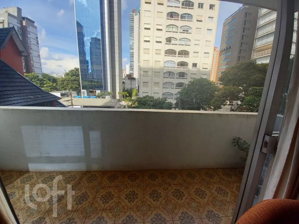 Apartamento à venda com 3 quartos, 198m² - Foto 3