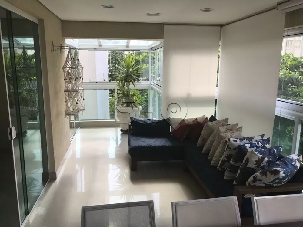 Apartamento à venda com 3 quartos, 154m² - Foto 2