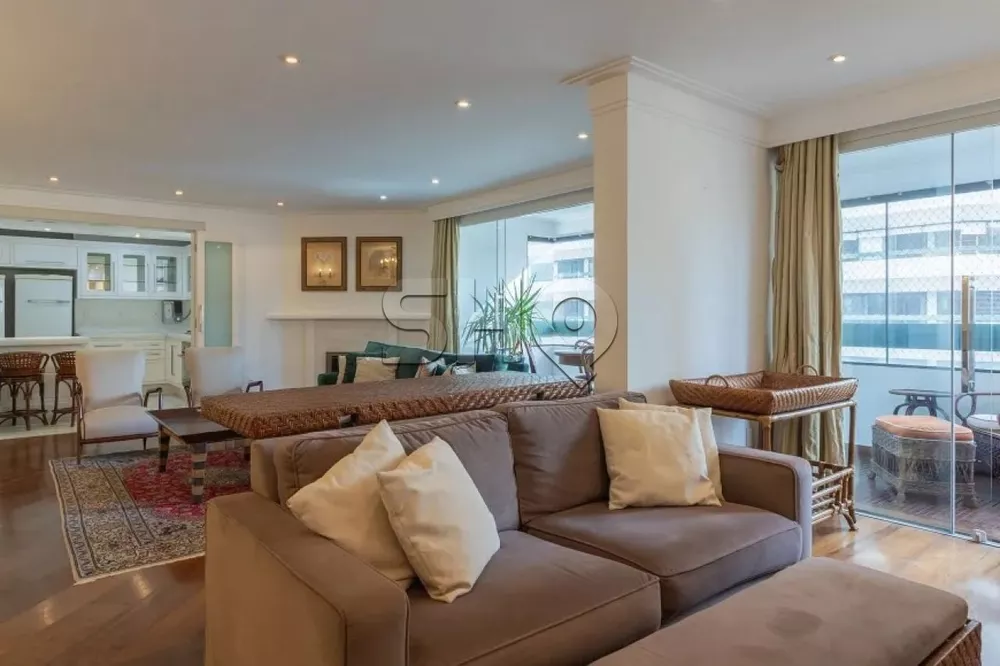 Apartamento para alugar com 3 quartos, 150m² - Foto 4