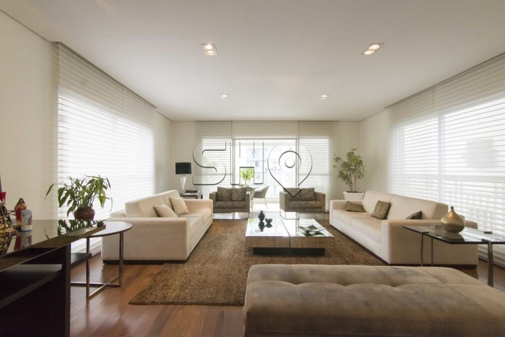 Apartamento à venda com 4 quartos, 302m² - Foto 2