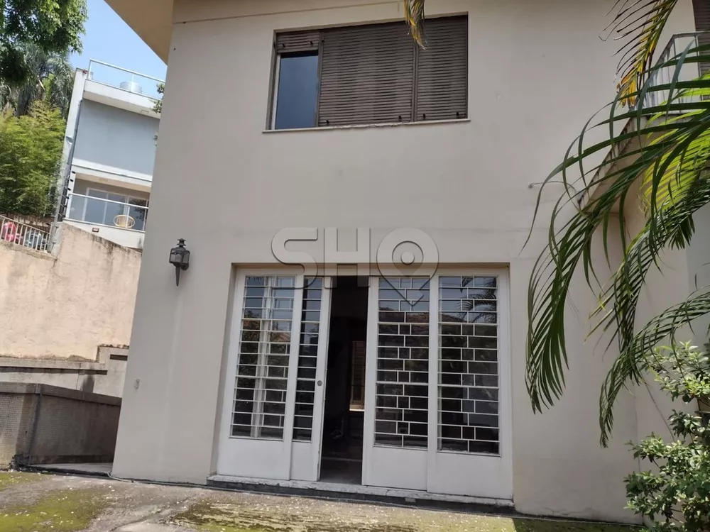 Sobrado à venda com 4 quartos, 302m² - Foto 1