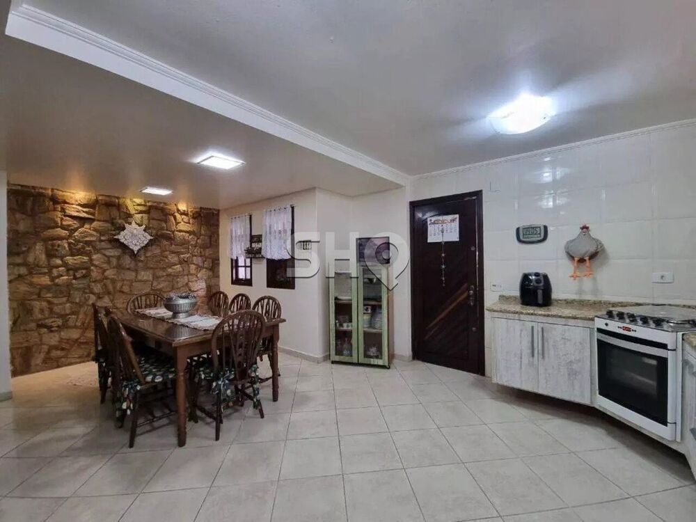 Sobrado à venda com 3 quartos, 240m² - Foto 3