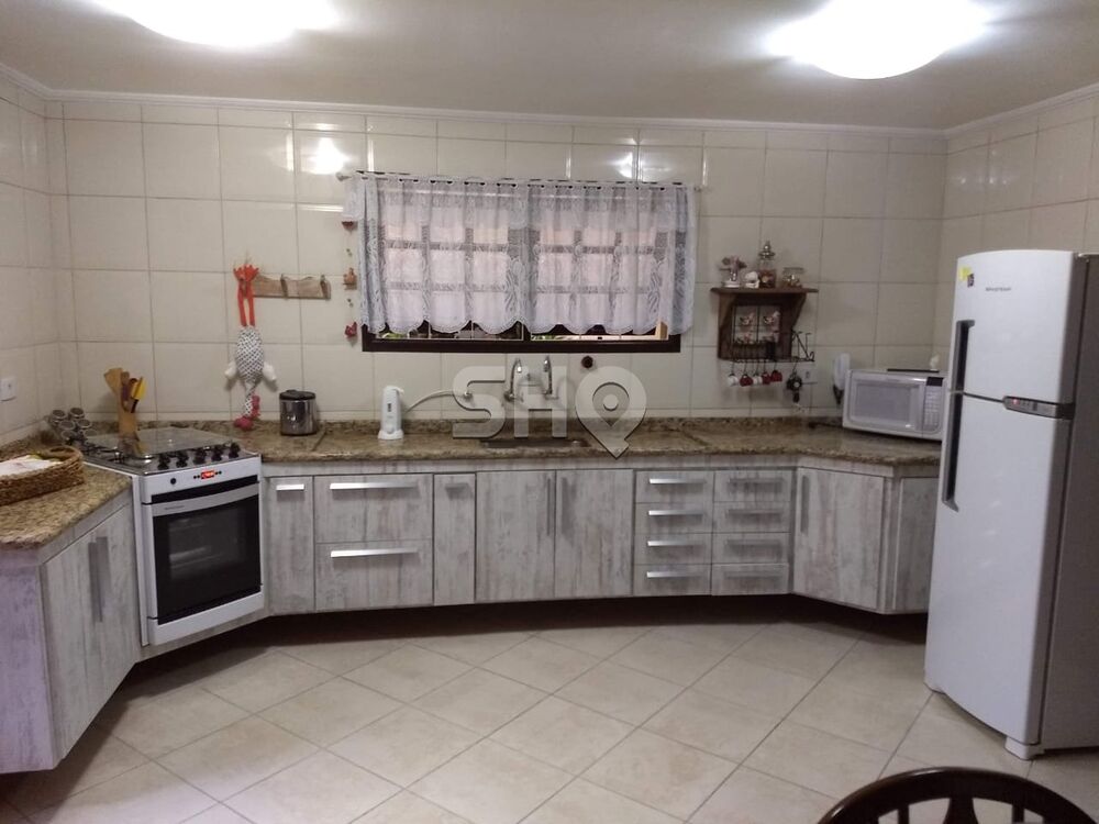 Sobrado à venda com 3 quartos, 240m² - Foto 5