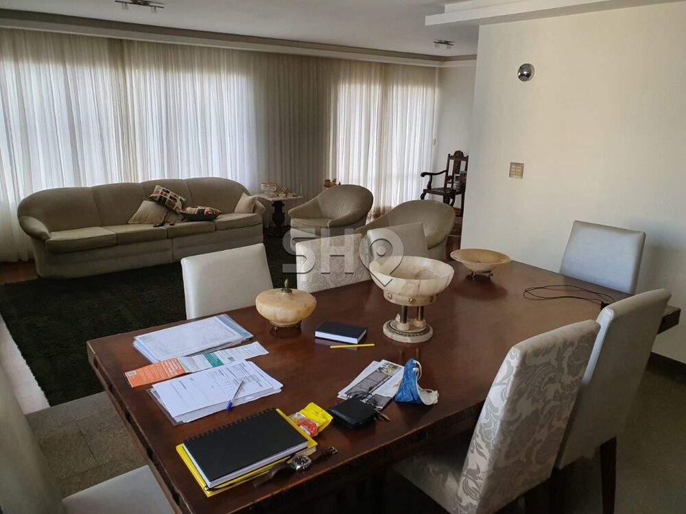 Apartamento à venda com 4 quartos, 227m² - Foto 8