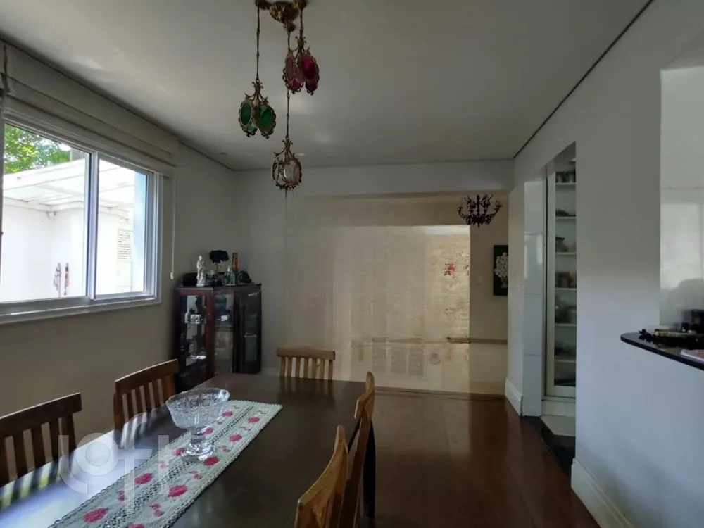 Casa à venda com 4 quartos, 330m² - Foto 5