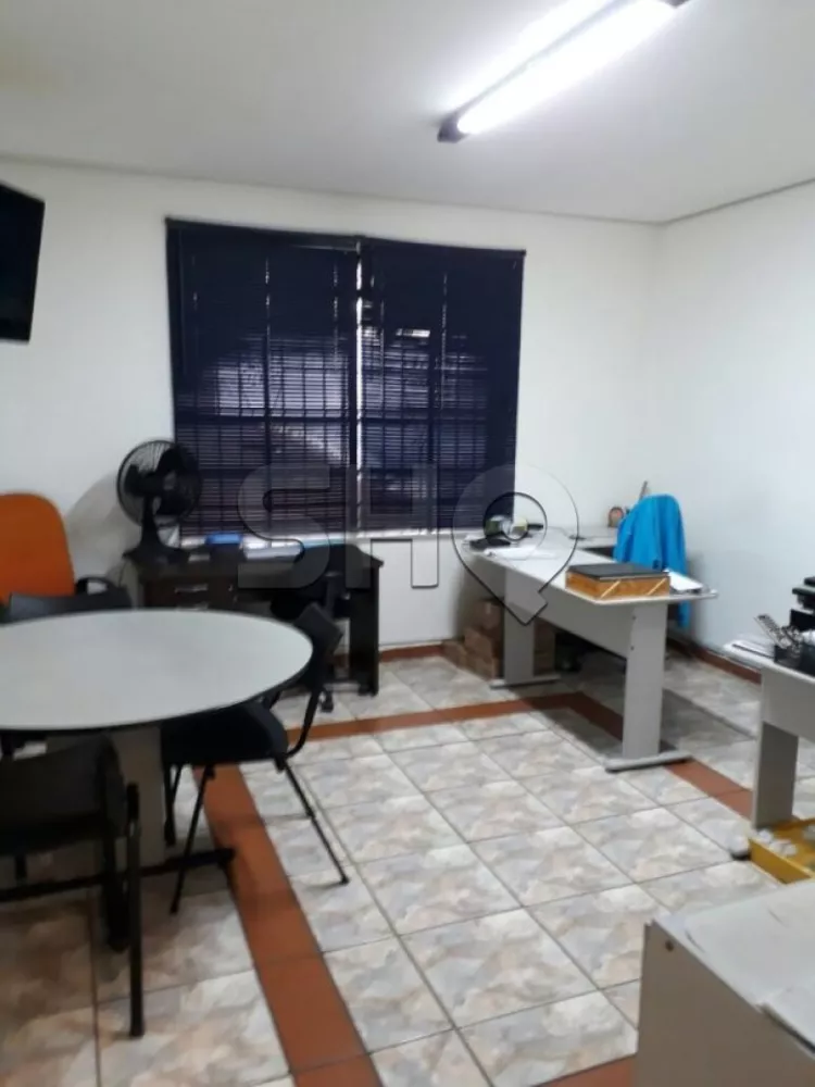 Sobrado à venda com 3 quartos, 300m² - Foto 1