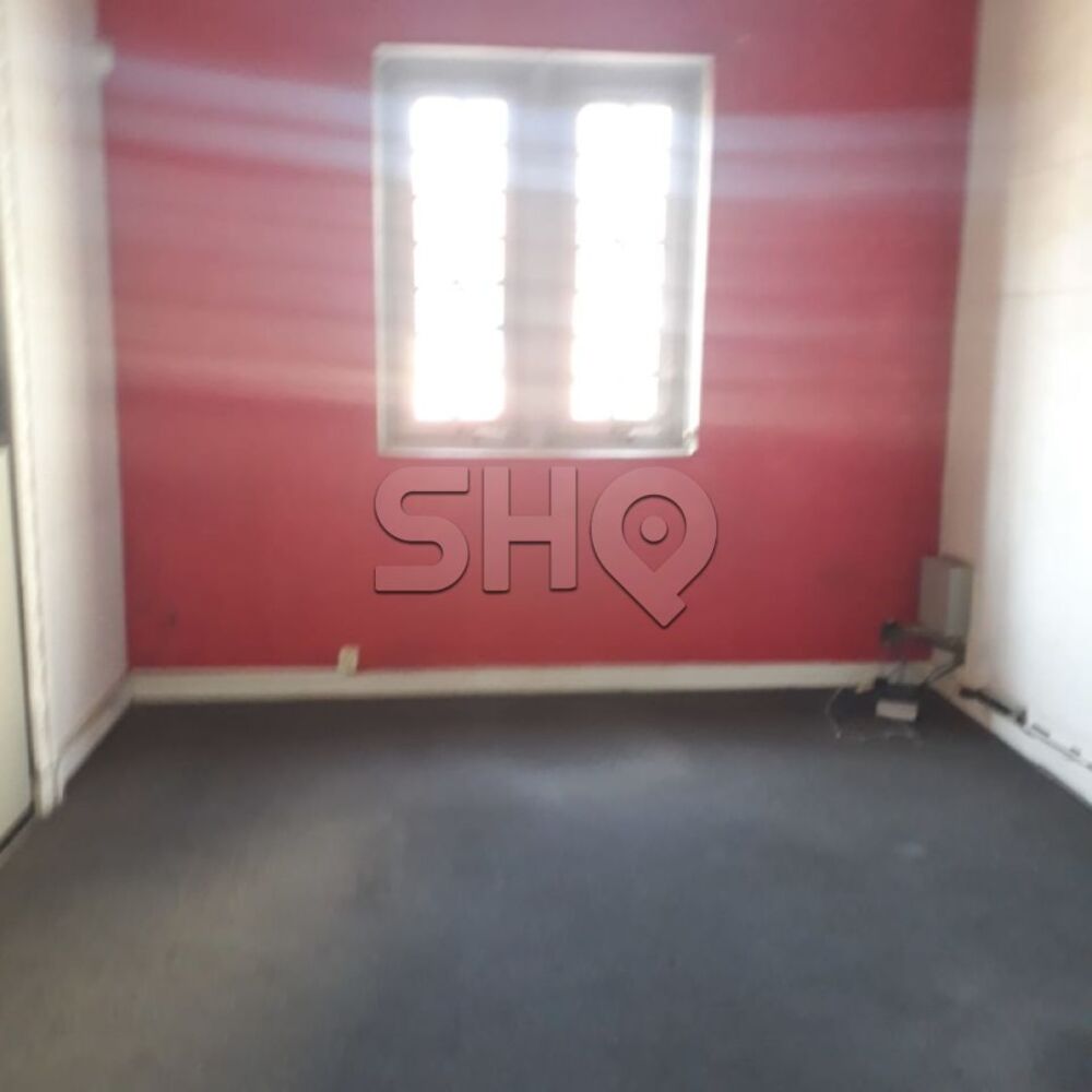 Casa Comercial à venda com 6 quartos, 319m² - Foto 12