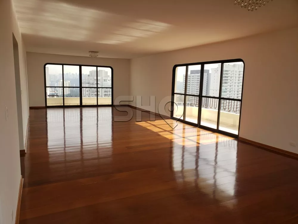 Cobertura à venda com 4 quartos, 647m² - Foto 1