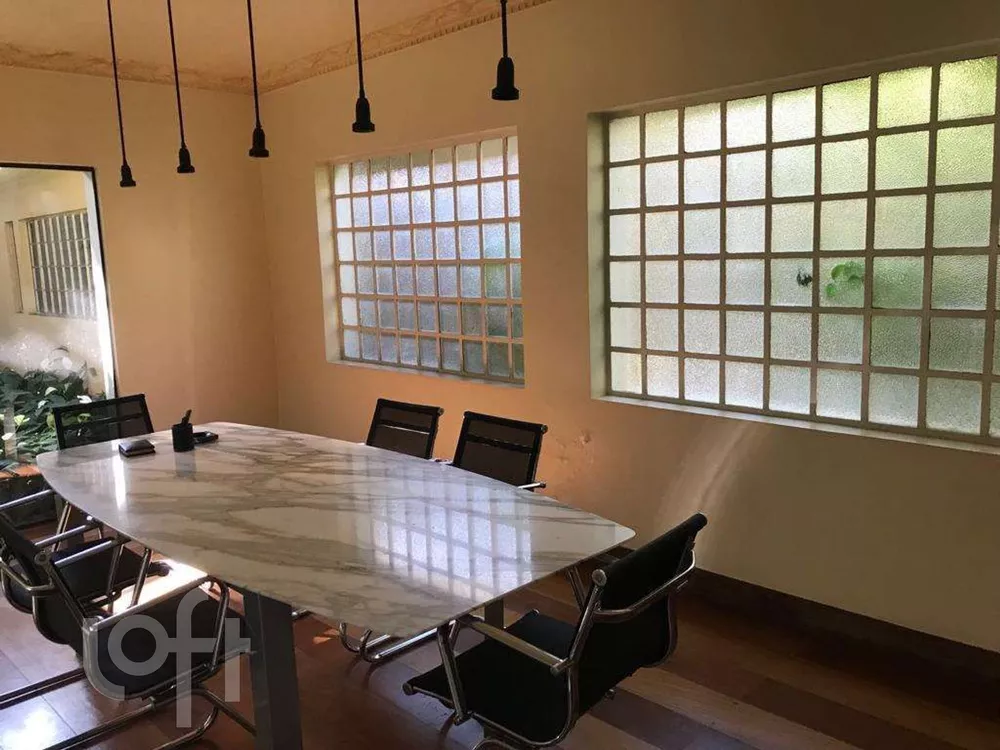 Casa à venda com 6 quartos, 250m² - Foto 3