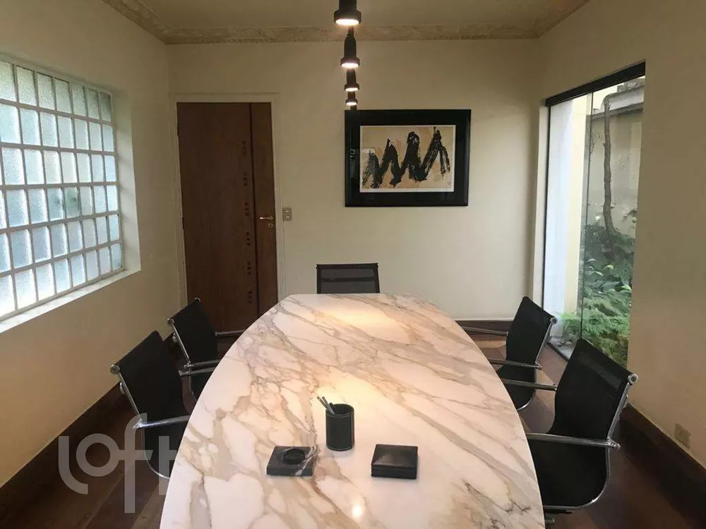 Casa à venda com 6 quartos, 250m² - Foto 4