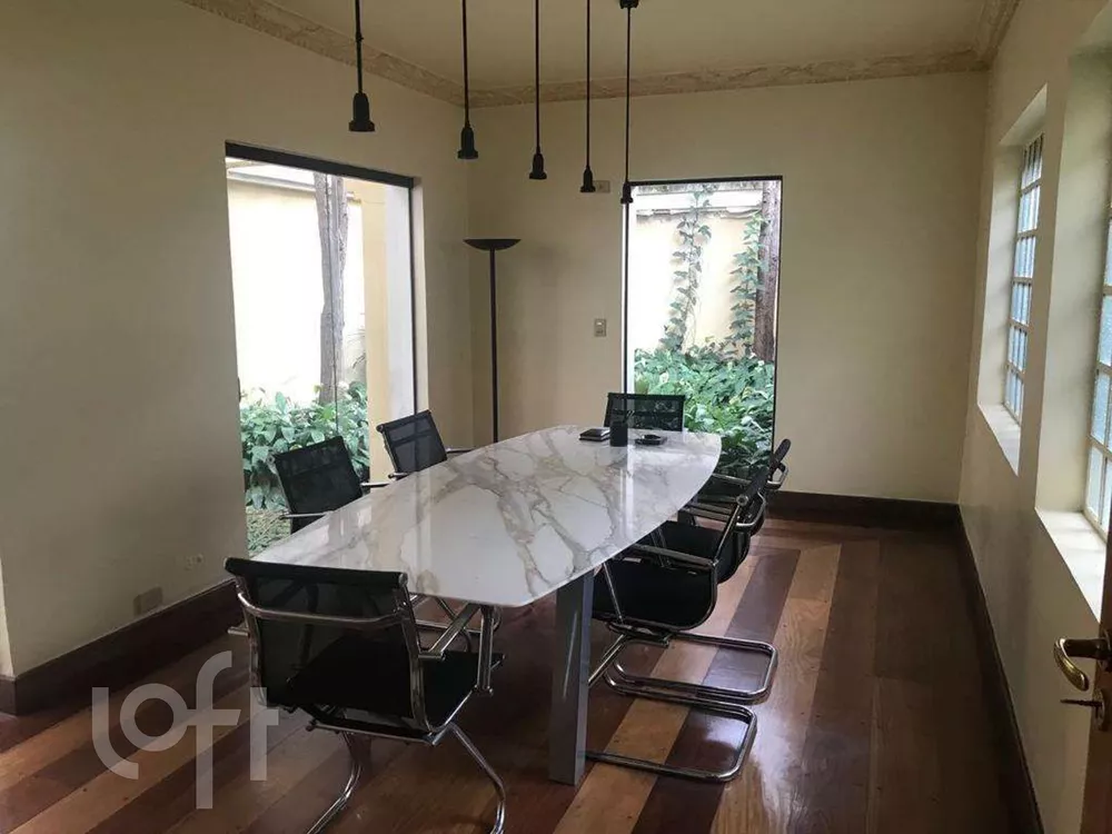 Casa à venda com 6 quartos, 250m² - Foto 2