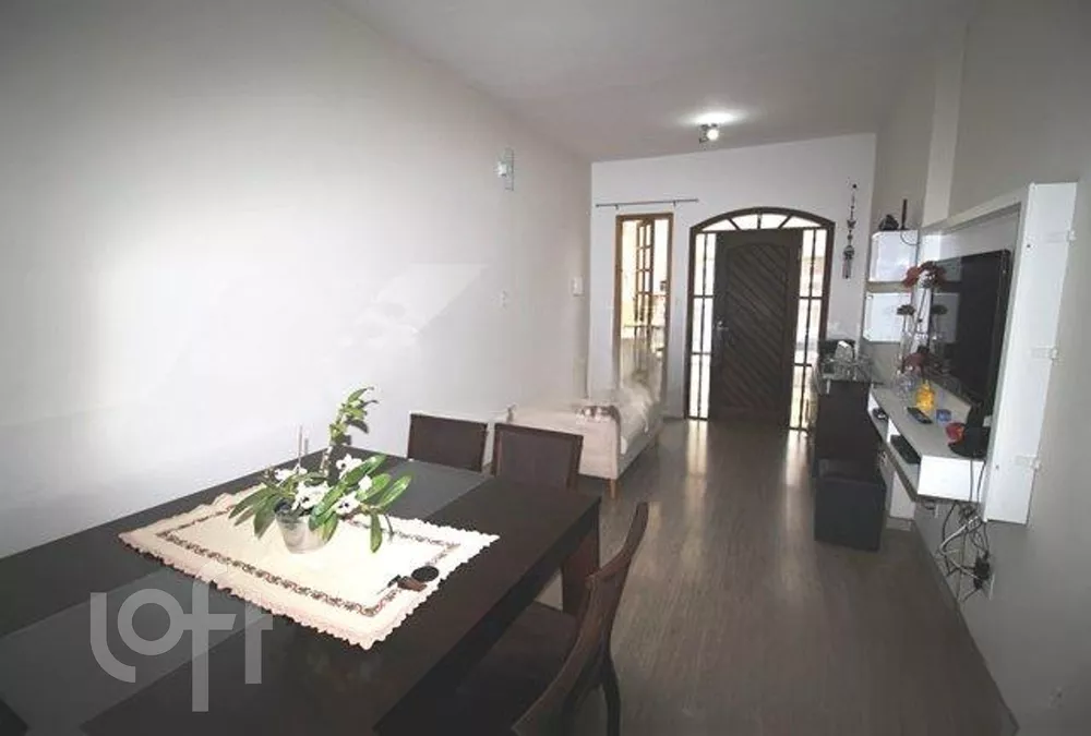 Casa à venda com 2 quartos, 110m² - Foto 1