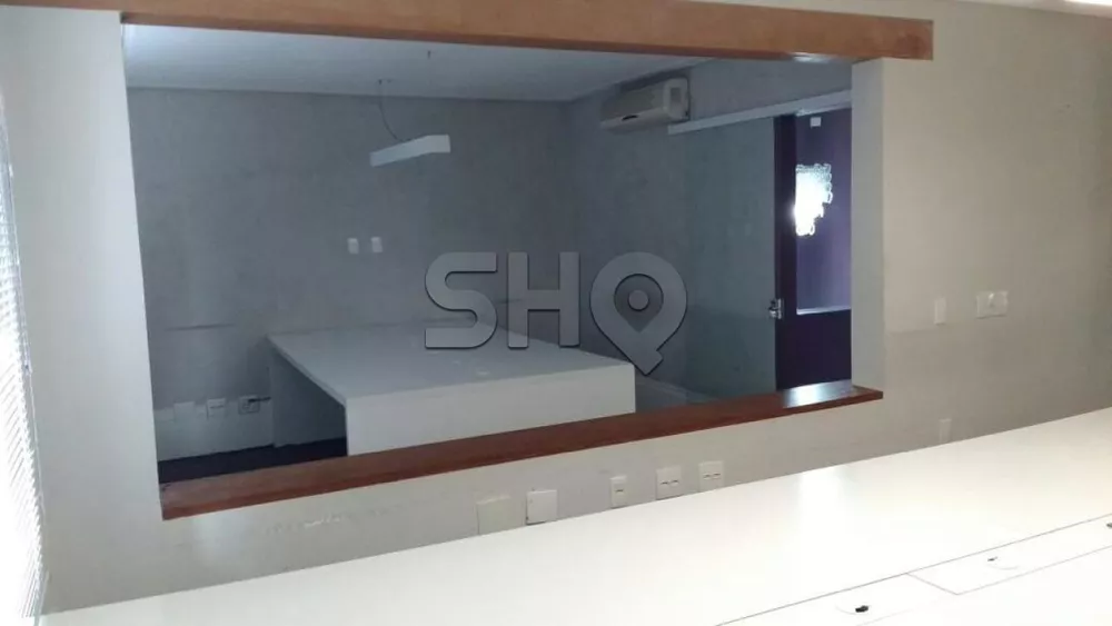 Casa Comercial à venda com 11 quartos, 600m² - Foto 2