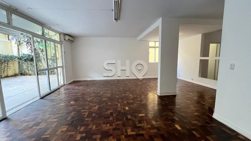 Casa para alugar com 3 quartos, 230m² - Foto 1