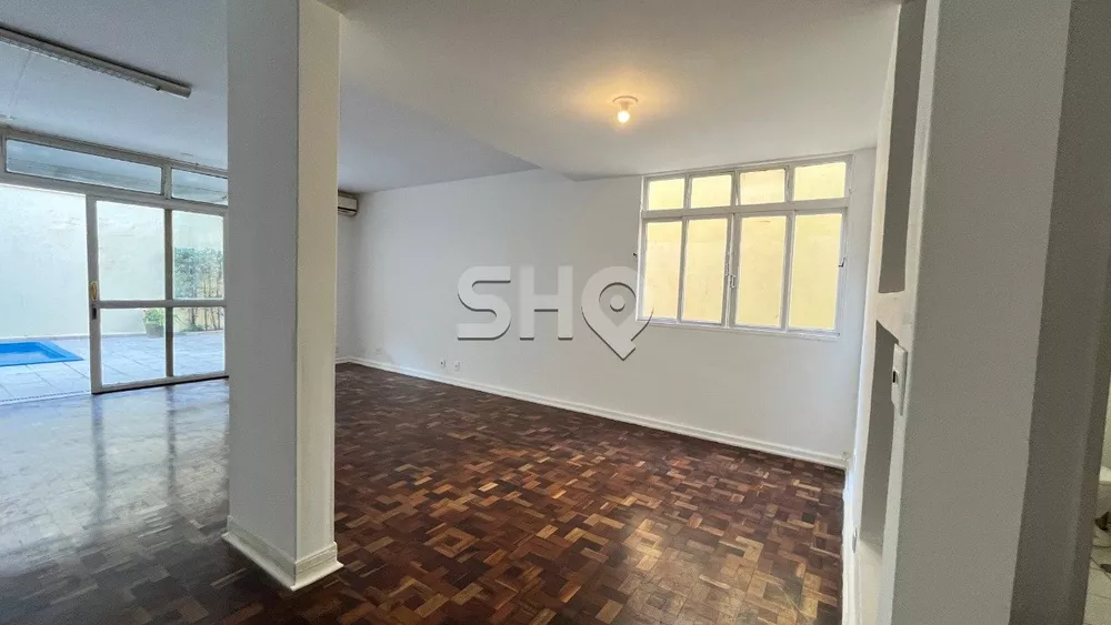 Casa para alugar com 3 quartos, 230m² - Foto 2