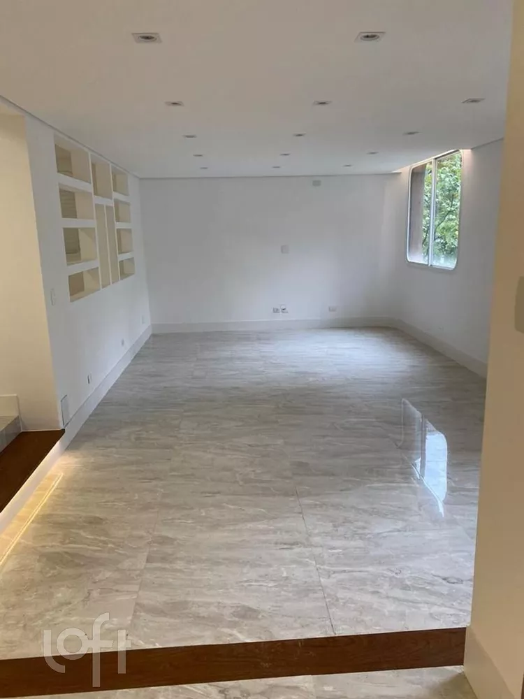 Apartamento à venda com 3 quartos, 210m² - Foto 1