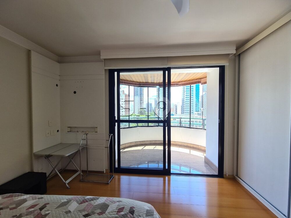 Apartamento, 4 quartos, 237 m² - Foto 1