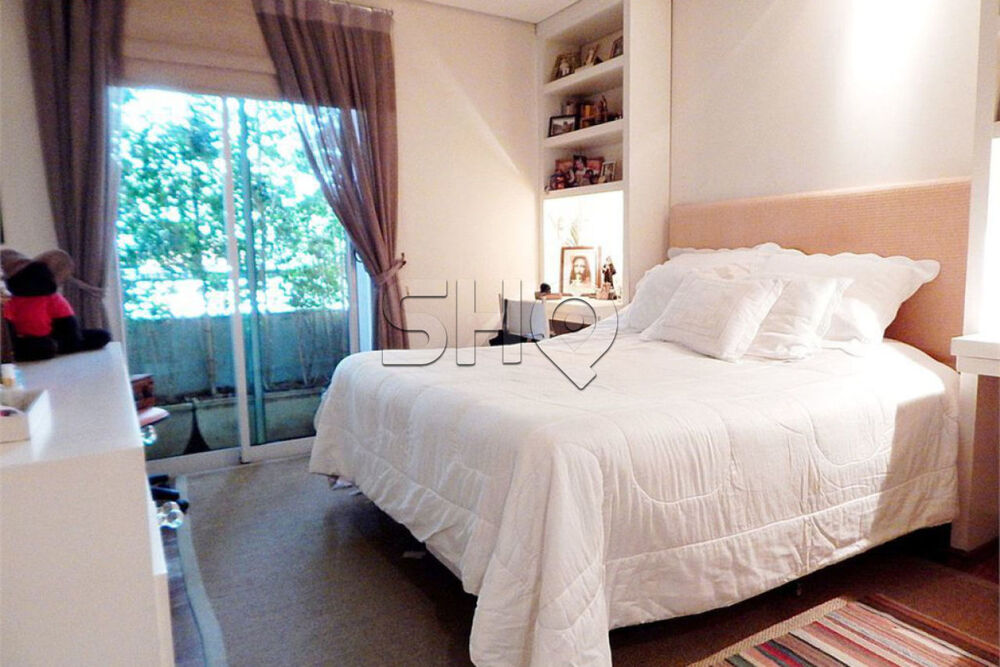 Apartamento, 3 quartos, 231 m² - Foto 2