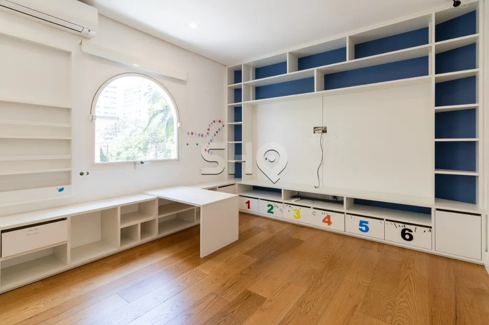 Apartamento, 3 quartos, 279 m² - Foto 1