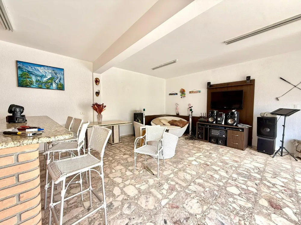 Casa, 3 quartos, 285 m² - Foto 8