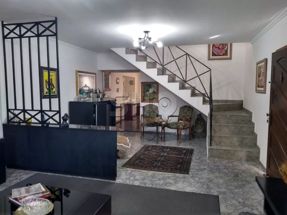 Sobrado à venda com 4 quartos, 320m² - Foto 3