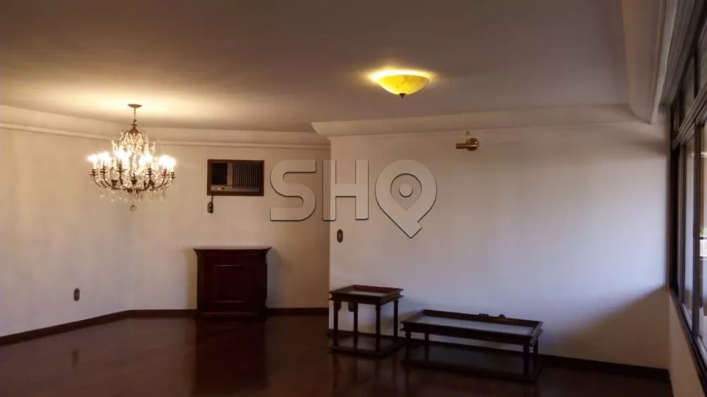 Apartamento à venda com 3 quartos, 223m² - Foto 1