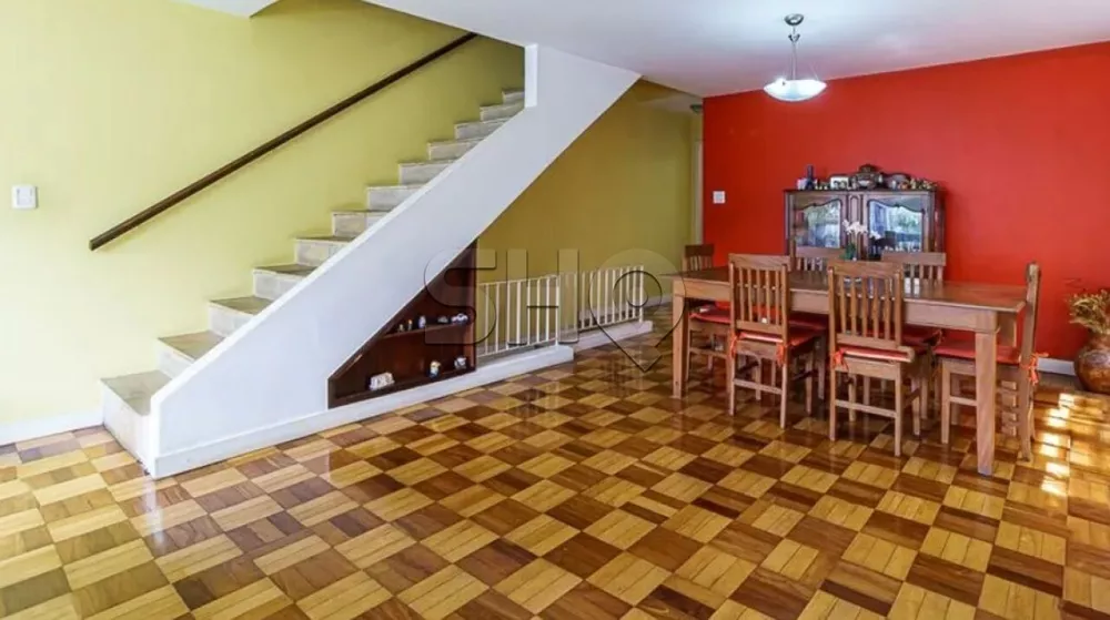 Sobrado à venda com 3 quartos, 170m² - Foto 1