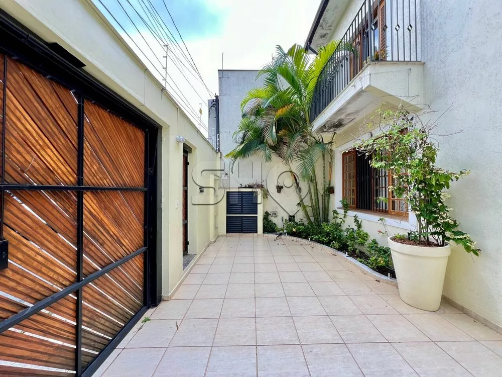 Sobrado à venda com 4 quartos, 222m² - Foto 1