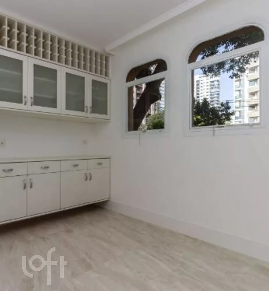 Apartamento à venda com 3 quartos, 210m² - Foto 3