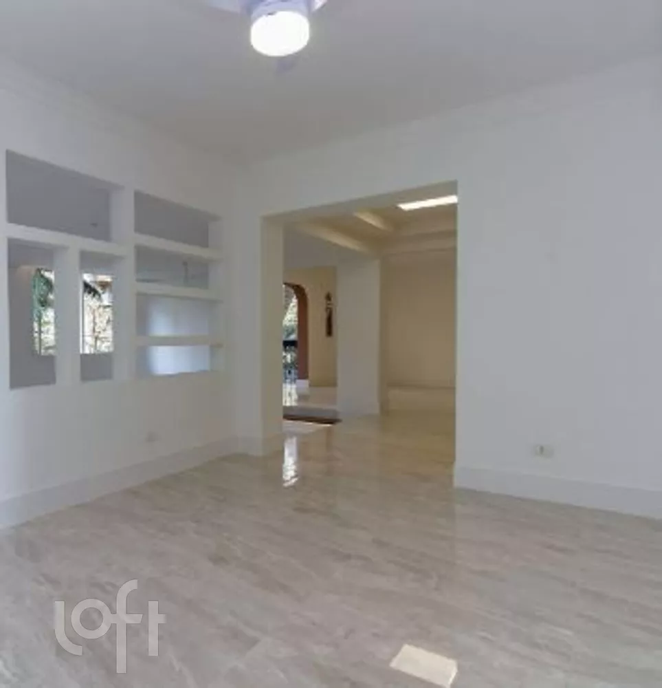 Apartamento à venda com 3 quartos, 210m² - Foto 2