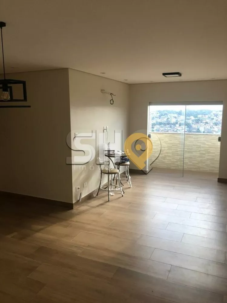 Apartamento à venda com 2 quartos, 70m² - Foto 1