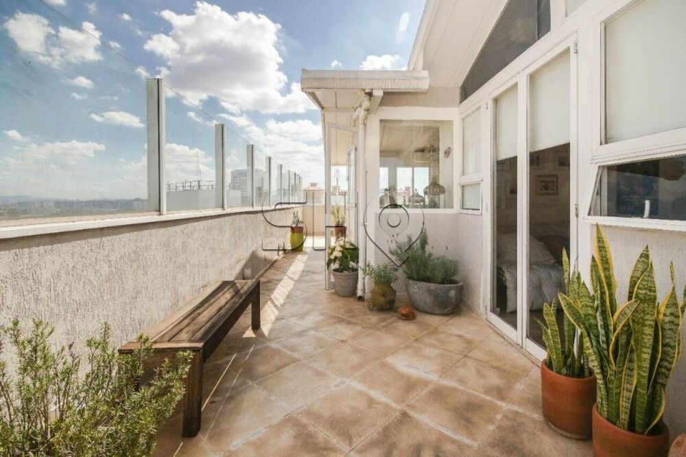 Cobertura para alugar com 3 quartos, 250m² - Foto 1
