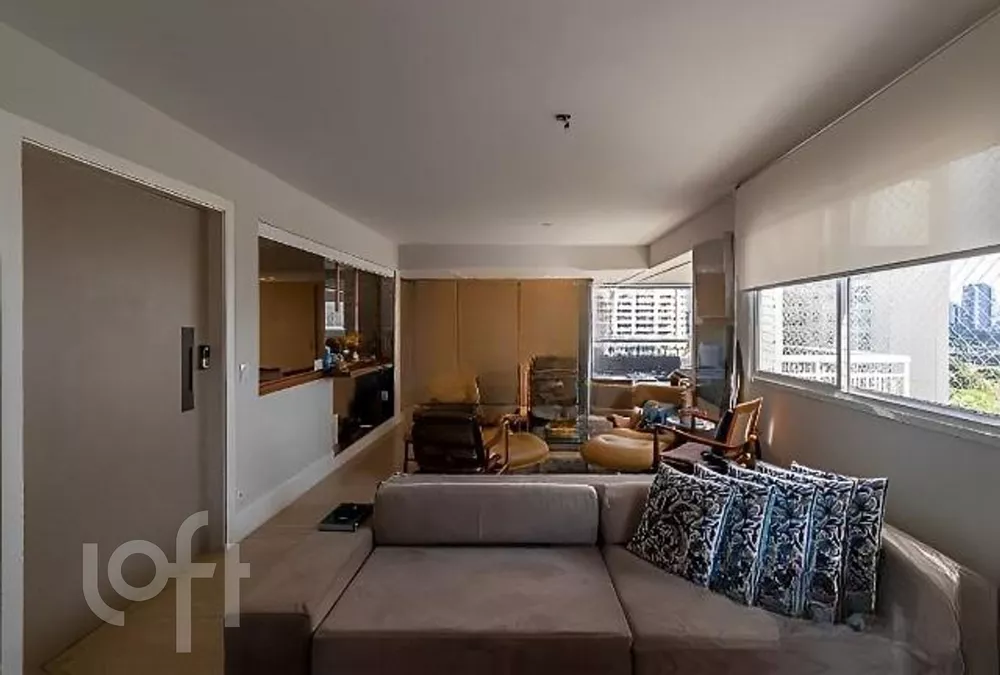 Apartamento à venda com 3 quartos, 137m² - Foto 1