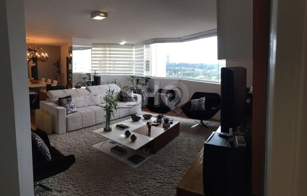 Apartamento para alugar com 3 quartos, 200m² - Foto 2