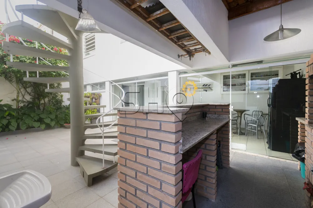 Sobrado, 4 quartos, 302 m² - Foto 1