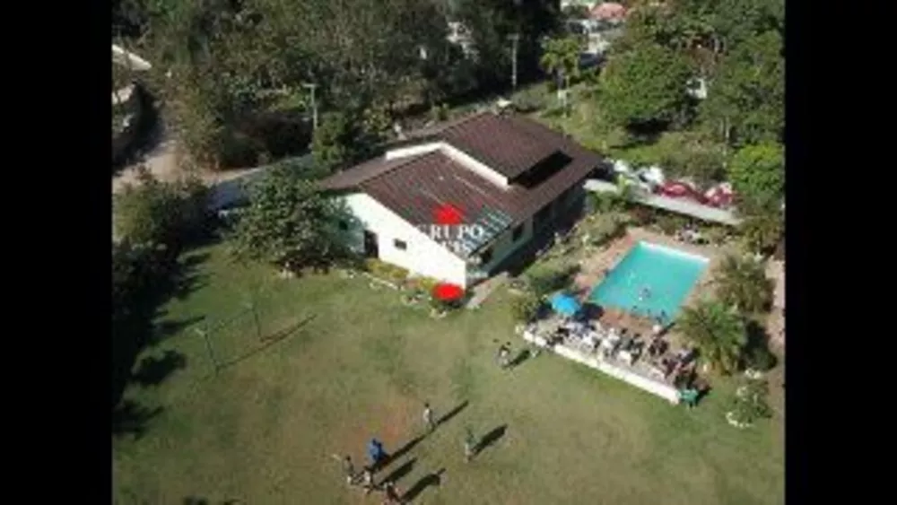 Fazenda à venda com 4 quartos, 2360m² - Foto 1