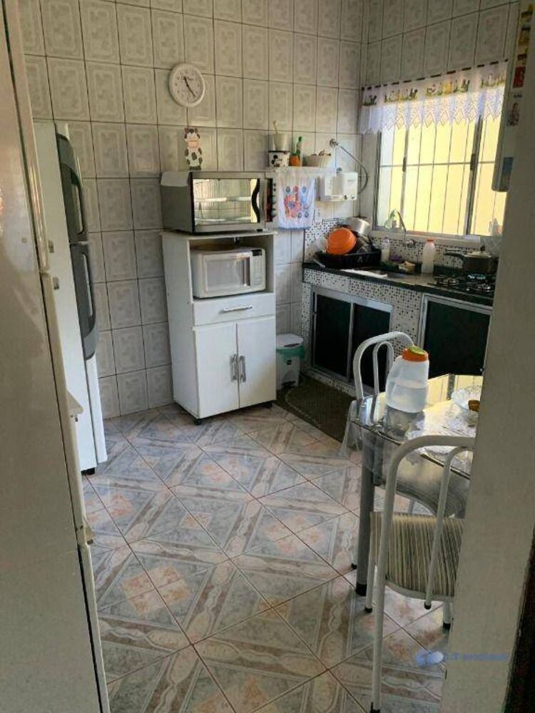 Casa, 3 quartos, 210 m² - Foto 2