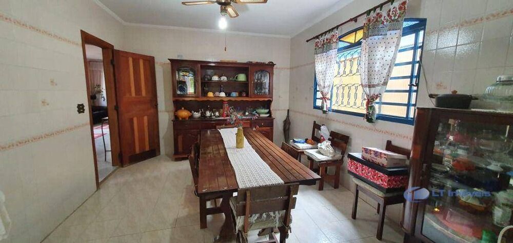 Casa, 3 quartos, 280 m² - Foto 34