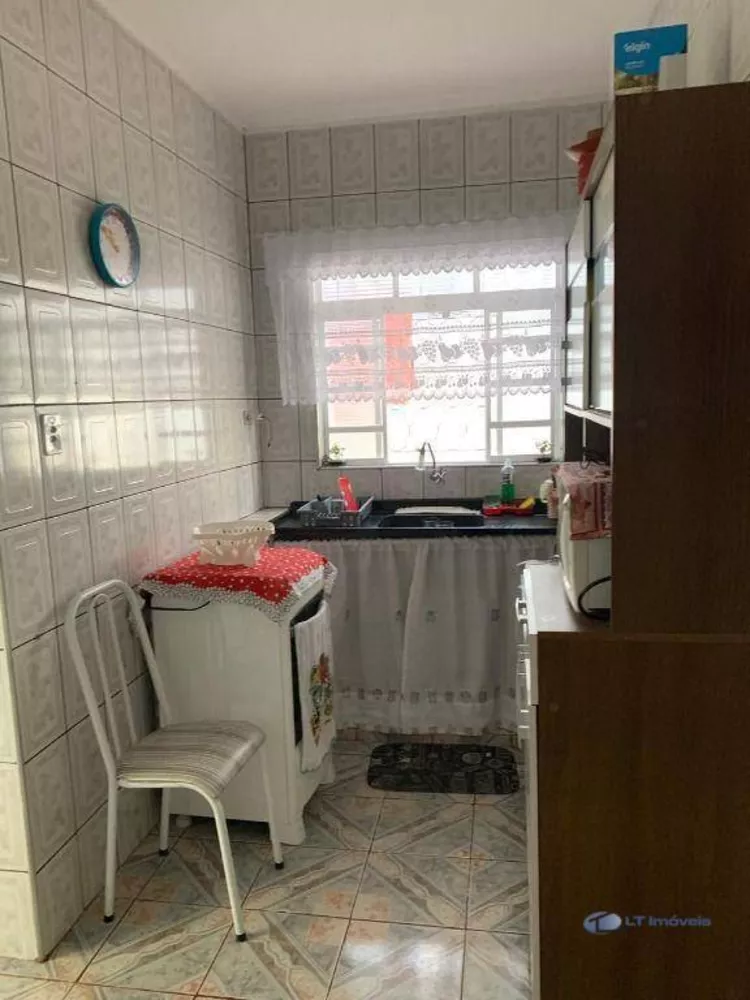 Casa à venda com 3 quartos, 210m² - Foto 3